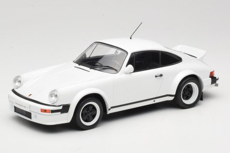 Porsche 911 SC GT Race Version IXO 1:18 18CMC007 Метал