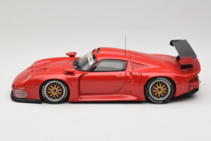 Porsche 911 GT1 Concept Червен UT Models 1:18 180966625-R1 Метал — снимка 4 от 8