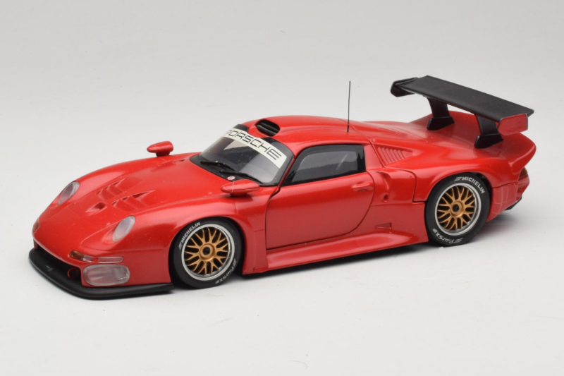 Porsche 911 GT1 Concept Червен UT Models 1:18 180966625-R1 Метал