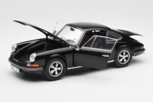 Porsche 911 S Черен Schuco 1:18 450047200 Метал — снимка 2 от 8