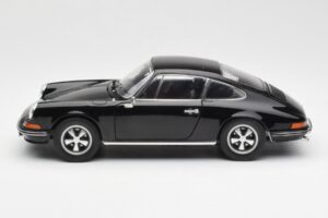 Porsche 911 S Черен Schuco 1:18 450047200 Метал — снимка 4 от 8