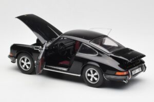 Porsche 911 S Черен Schuco 1:18 450047200 Метал — снимка 5 от 8