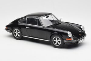 Porsche 911 S Черен Schuco 1:18 450047200 Метал — снимка 6 от 8