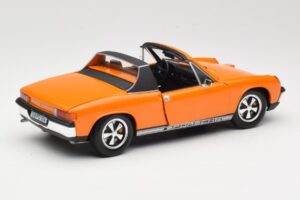 Porsche 914/6 Оранжев Revell 1:18 08864 Метал — снимка 3 от 8
