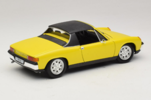 Porsche 914 Жълт Revell 1:18 8976 Метал — снимка 3 от 8