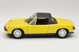 Porsche 914 Жълт Revell 1:18 8976 Метал — снимка 4 от 8