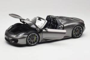 Porsche 918 Spyder Liquid Metal Сребърен Minichamps 1:18 110062430 Метал — снимка 2 от 8