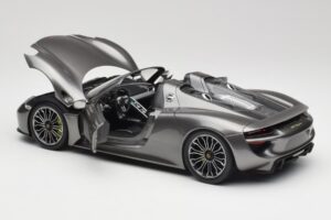 Porsche 918 Spyder Liquid Metal Сребърен Minichamps 1:18 110062430 Метал — снимка 5 от 8