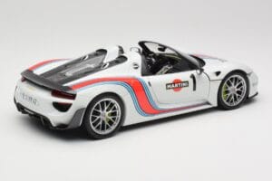 Porsche 918 Spyder Weissach Package Martini Minichamps 1:18 110062440 Метал — снимка 3 от 8