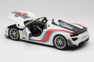 Porsche 918 Spyder Weissach Package Martini Minichamps 1:18 110062440 Метал — снимка 5 от 8