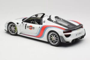 Porsche 918 Spyder Weissach Package Martini Minichamps 1:18 110062440 Метал — снимка 7 от 8