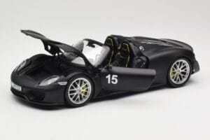 Porsche 918 Spyder Weissach Package Matt Black Minichamps 1:18 110062444 Метал — снимка 2 от 8