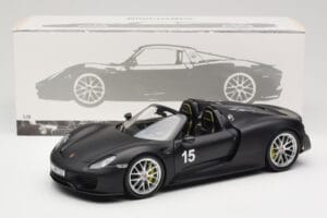 Porsche 918 Spyder Weissach Package Matt Black Minichamps 1:18 110062444 Метал — снимка 8 от 8