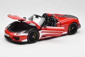 Porsche 918 Spyder Weissach Package Червен & Бели Ивици Minichamps 1:18 110062442 Метал — снимка 2 от 9