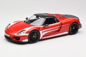 Porsche 918 Spyder Weissach Package Червен & Бели Ивици Minichamps 1:18 110062442 Метал — снимка 3 от 9