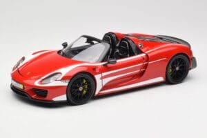 Porsche 918 Spyder Weissach Package Червен & Бели Ивици Minichamps 1:18 110062442 Метал