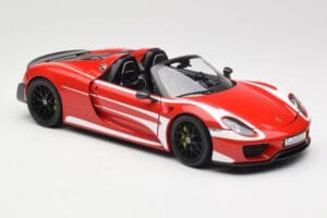 Porsche 918 Spyder Weissach Package Червен & Бели Ивици Minichamps 1:18 110062442 Метал — снимка 7 от 9