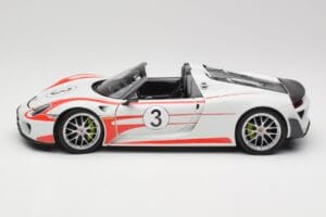 Porsche 918 Spyder Weissach Package Salzburg Minichamps 1:18 110062441 Метал — снимка 4 от 8