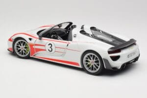 Porsche 918 Spyder Weissach Package Salzburg Minichamps 1:18 110062441 Метал — снимка 7 от 8