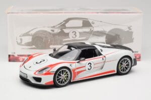 Porsche 918 Spyder Weissach Package Salzburg Minichamps 1:18 110062441 Метал — снимка 8 от 8