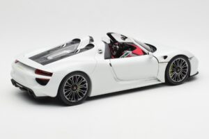 Porsche 918 Spyder Бял Minichamps 1:18 110062436 Метал — снимка 3 от 8