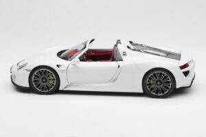 Porsche 918 Spyder Бял Minichamps 1:18 110062436 Метал — снимка 4 от 8
