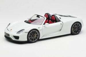 Porsche 918 Spyder Бял Minichamps 1:18 110062436 Метал