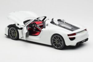 Porsche 918 Spyder Бял Minichamps 1:18 110062436 Метал — снимка 5 от 8