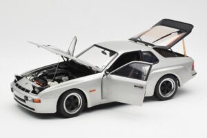 Porsche 924 Carrera GT Diamond Сребрист AUTOart 1:18 78002 Метал — снимка 2 от 8