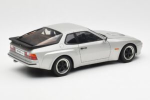 Porsche 924 Carrera GT Diamond Сребрист AUTOart 1:18 78002 Метал — снимка 3 от 8