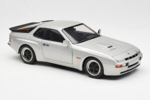 Porsche 924 Carrera GT Diamond Сребрист AUTOart 1:18 78002 Метал — снимка 6 от 8