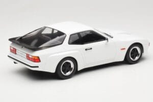 Porsche 924 Carrera GT Бял MCG 1:18 MCG18197 Метал — снимка 2 от 6
