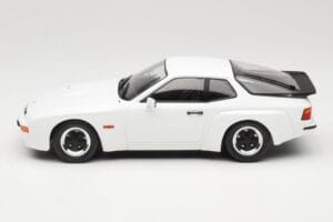 Porsche 924 Carrera GT Бял MCG 1:18 MCG18197 Метал — снимка 3 от 6