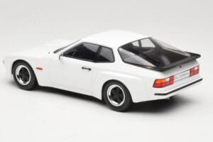 Porsche 924 Carrera GT Бял MCG 1:18 MCG18197 Метал — снимка 5 от 6