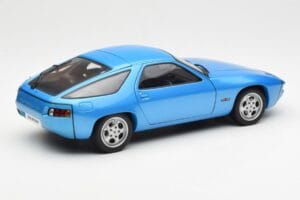 Porsche 928 Син AUTOart 1:18 77901 Метал — снимка 3 от 8
