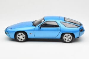 Porsche 928 Син AUTOart 1:18 77901 Метал — снимка 4 от 8