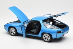 Porsche 928 Син AUTOart 1:18 77901 Метал — снимка 5 от 8