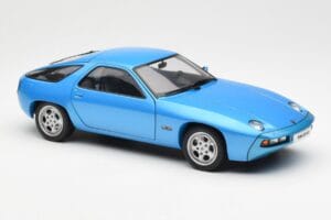 Porsche 928 Син AUTOart 1:18 77901 Метал — снимка 6 от 8
