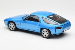 Porsche 928 Син AUTOart 1:18 77901 Метал — снимка 7 от 8