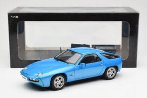 Porsche 928 Син AUTOart 1:18 77901 Метал — снимка 8 от 8