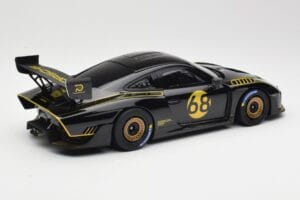 Porsche 935/19 Черен със Златни Ивици Minichamps 1:18 155067568 Метал — снимка 2 от 6