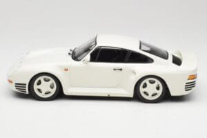 Porsche 959 Grand Prix White Minichamps 1:18 155066202 Метал — снимка 3 от 6