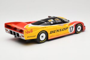 Porsche 962C Group C #17 D. Bell / H-J. Stuck / K. Ludwig 24 Hours of Le Mans 1988 Universal Hobbies 1:18 4704 Метал — снимка 3 от 8
