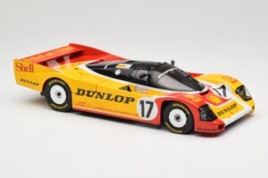 Porsche 962C Group C #17 D. Bell / H-J. Stuck / K. Ludwig 24 Hours of Le Mans 1988 Universal Hobbies 1:18 4704 Метал — снимка 6 от 8