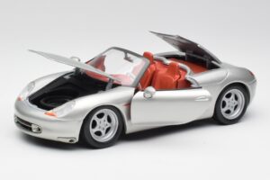 Porsche Boxster 986 Сребрист Maisto 1:18 37800-M3 Метал — снимка 2 от 8