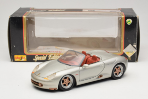 Porsche Boxster 986 Concept Сребрист Maisto 1:18 50231 Метал — снимка 8 от 8