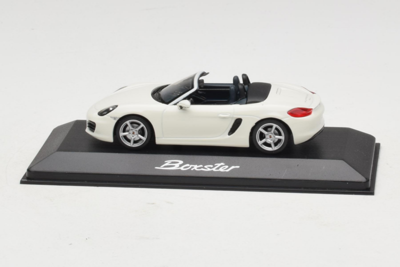 Porsche Boxster 981 Бял Minichamps 1:43 WAP0202000D-R1 Метал