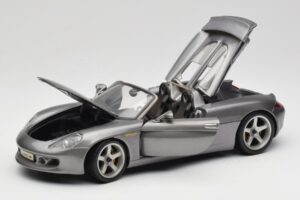 Porsche Carrera GT Сиво Металик Maisto 1:18 36622-R1 Метал — снимка 2 от 8