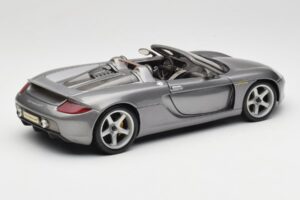 Porsche Carrera GT Сиво Металик Maisto 1:18 36622-R1 Метал — снимка 3 от 8