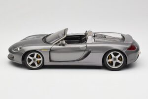 Porsche Carrera GT Сиво Металик Maisto 1:18 36622-R1 Метал — снимка 4 от 8